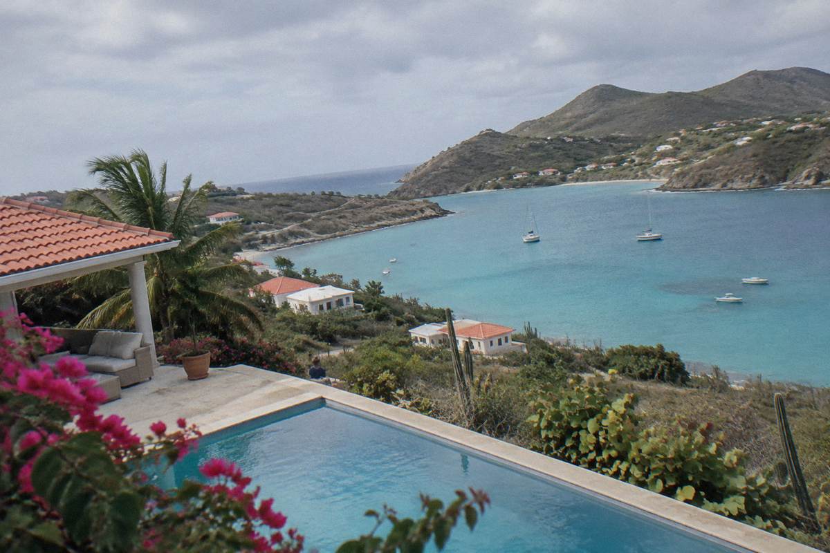 Hillside villa with pool overlooking a calm bay in Saint Barthelemy